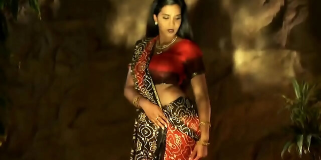 amateur,brunette,dancing,goddess,indian,mature,milf,solo